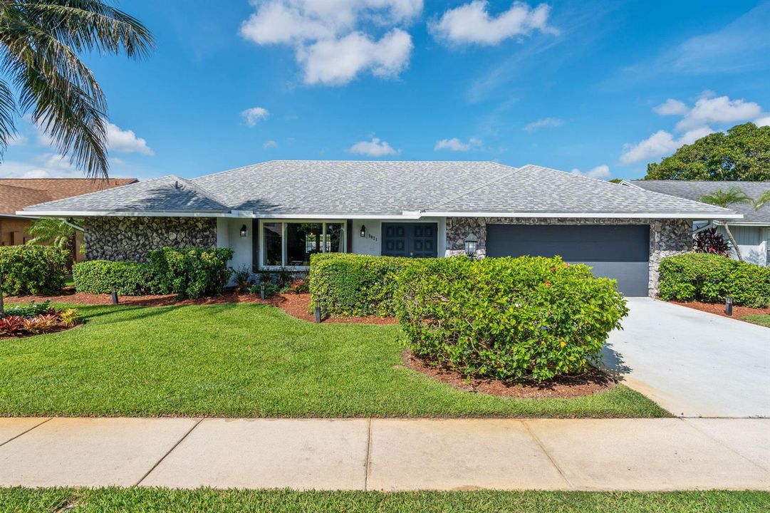 1-web-or-mls-A7408246