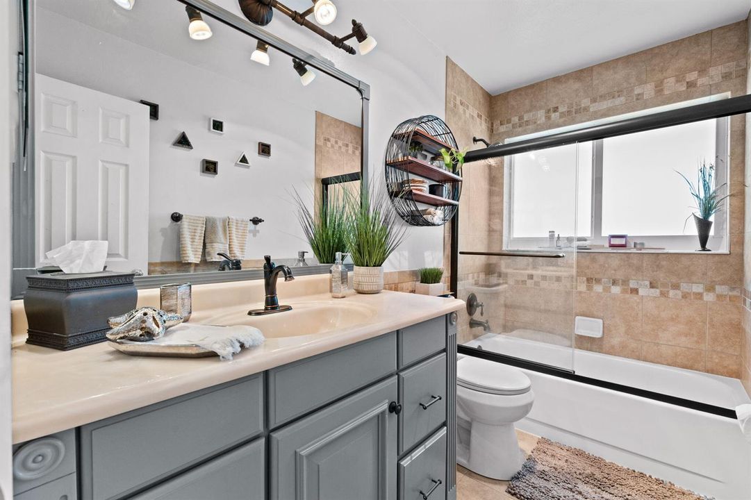 30-web-or-mls-A7408395