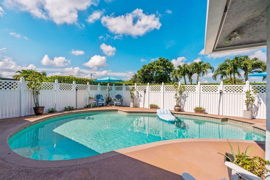 46-web-or-mls-A7408272