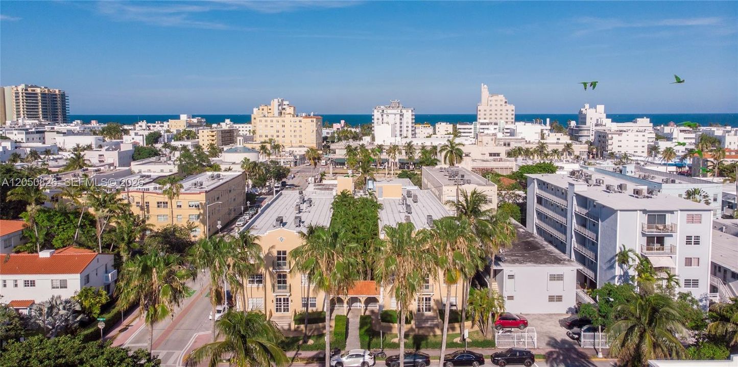 For Sale: $289,000 (1 beds, 1 baths, 460 Square Feet)