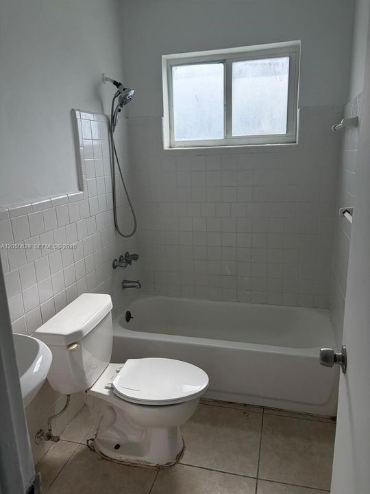 В аренду: $1,300 (1 спален, 1 ванн, 0 Квадратных фут)