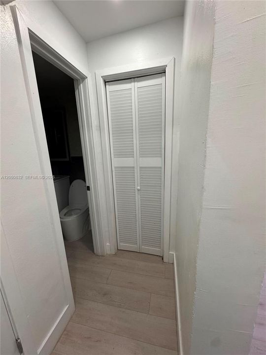 For Sale: $575,000 (2 beds, 1 baths, 720 Square Feet)