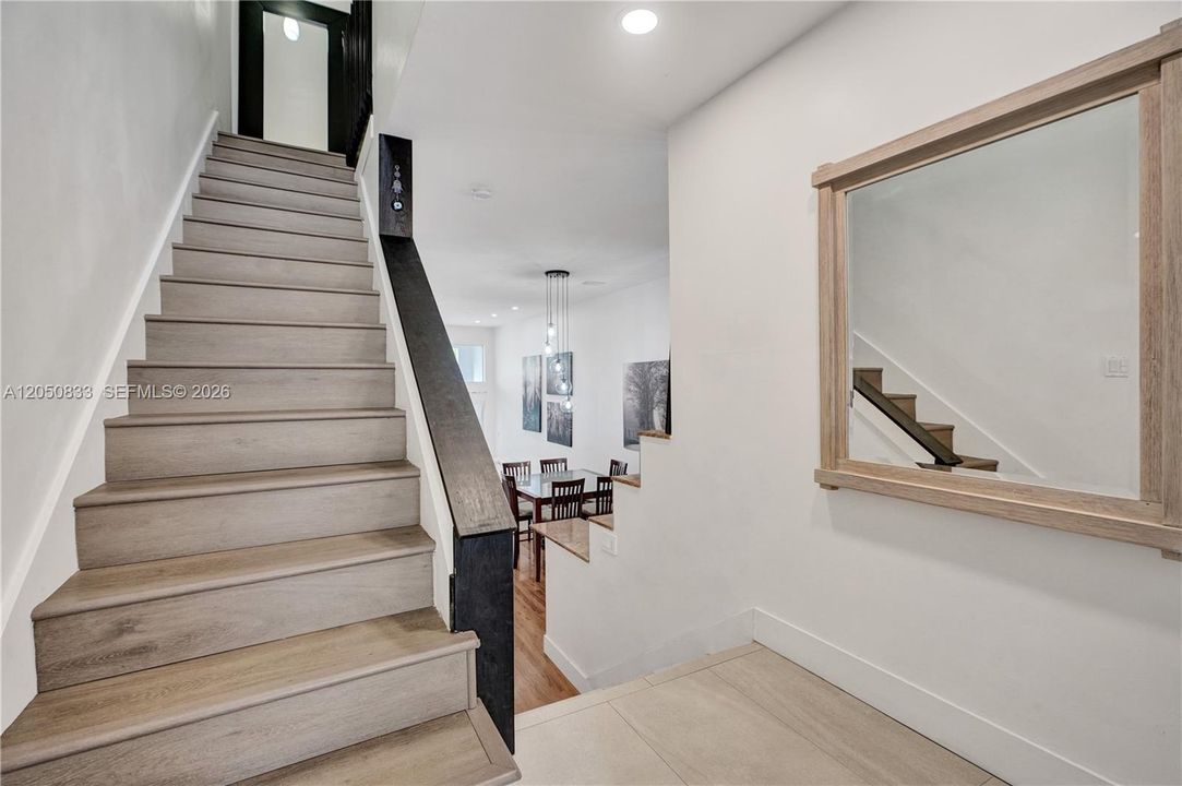 For Sale: $775,000 (3 beds, 3 baths, 1500 Square Feet)