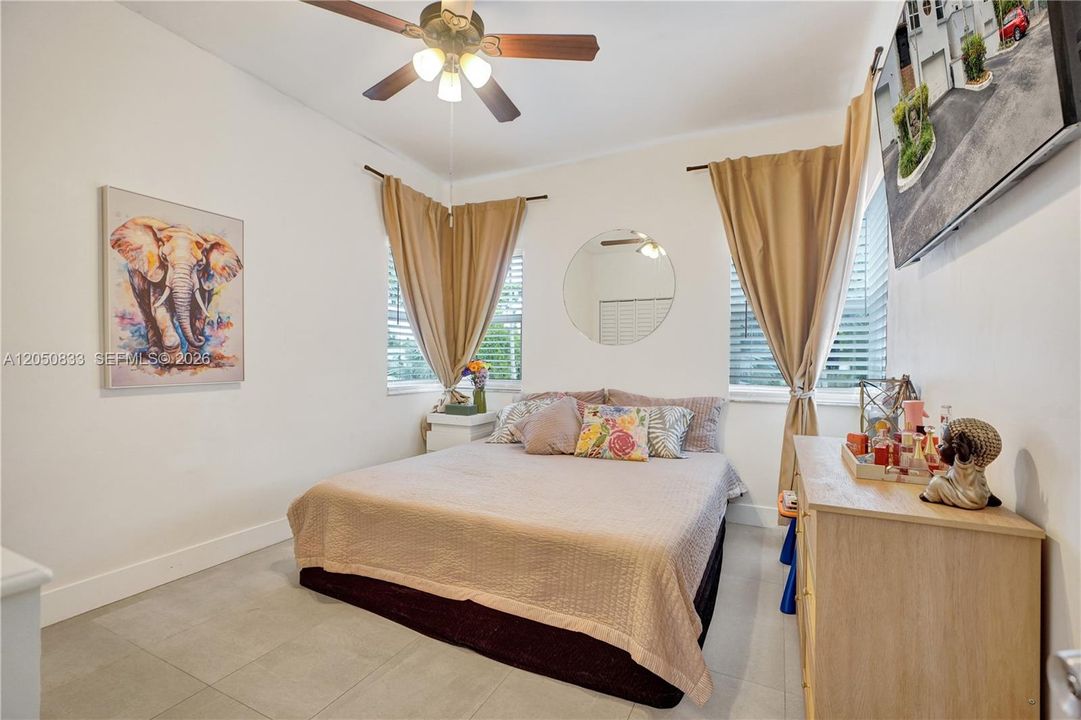 For Sale: $775,000 (3 beds, 3 baths, 1500 Square Feet)