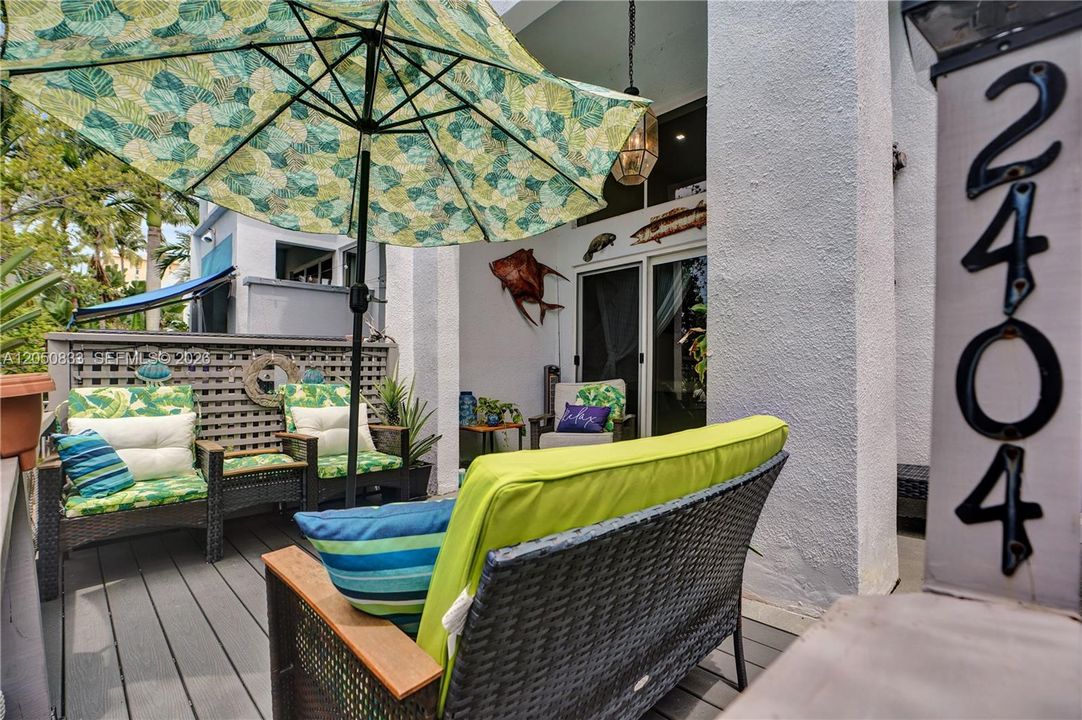 For Sale: $775,000 (3 beds, 3 baths, 1500 Square Feet)