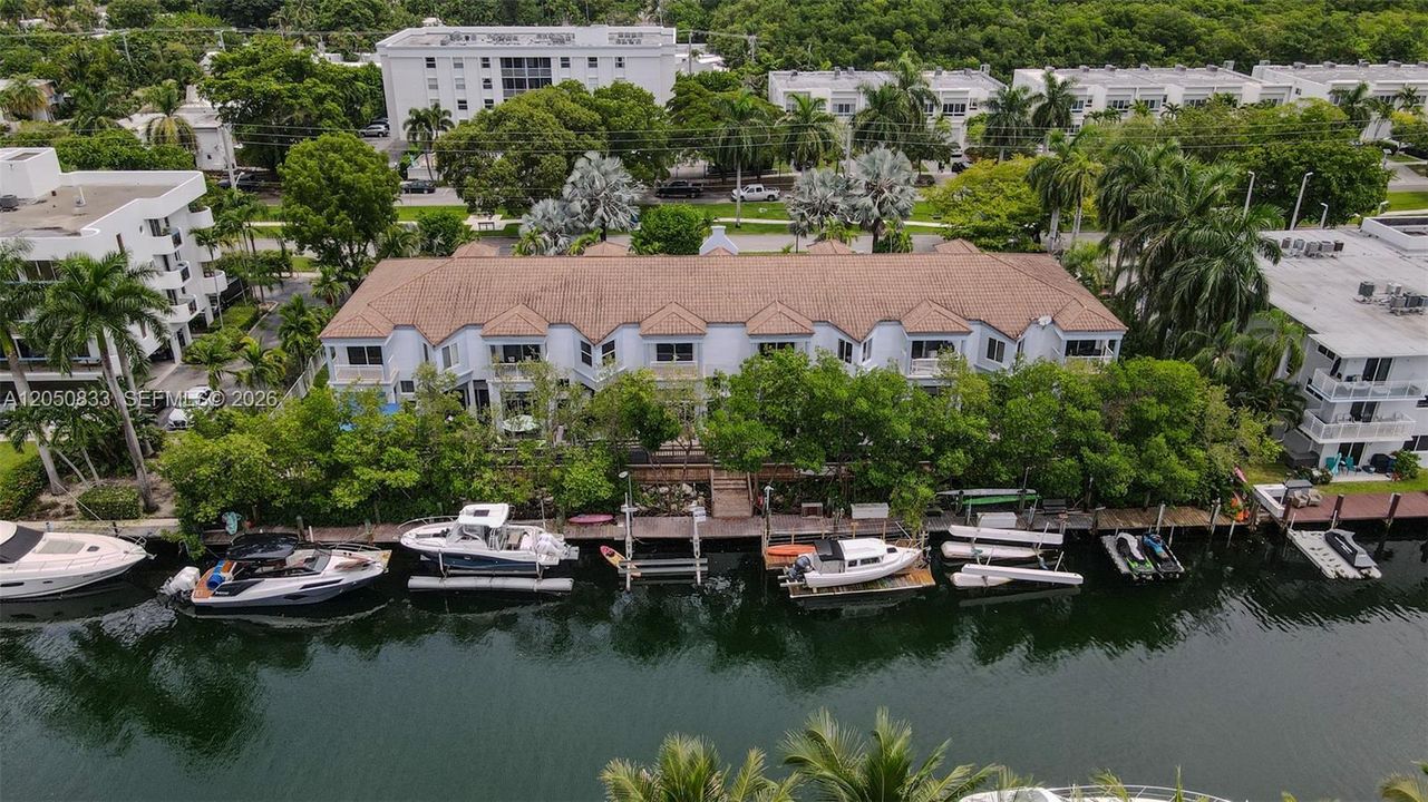 For Sale: $775,000 (3 beds, 3 baths, 1500 Square Feet)