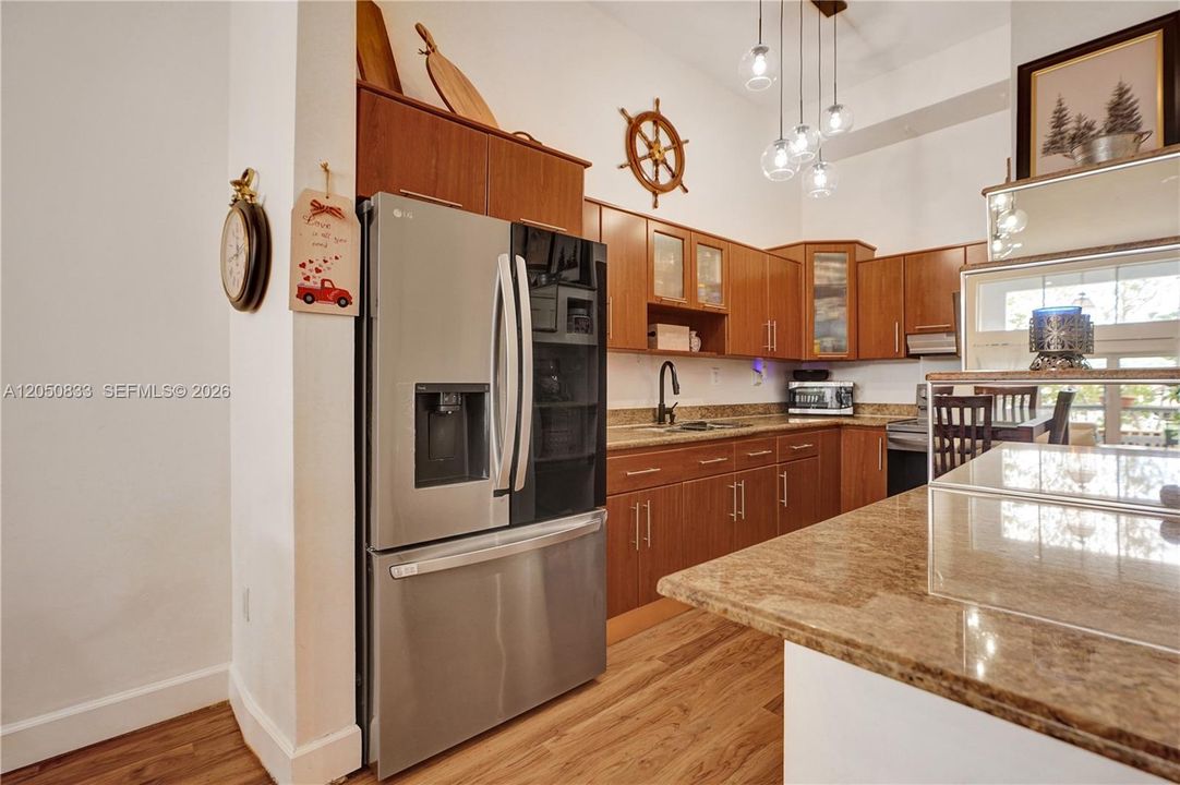 For Sale: $775,000 (3 beds, 3 baths, 1500 Square Feet)