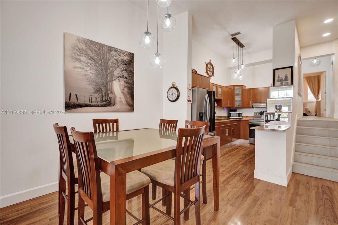 For Sale: $775,000 (3 beds, 3 baths, 1500 Square Feet)