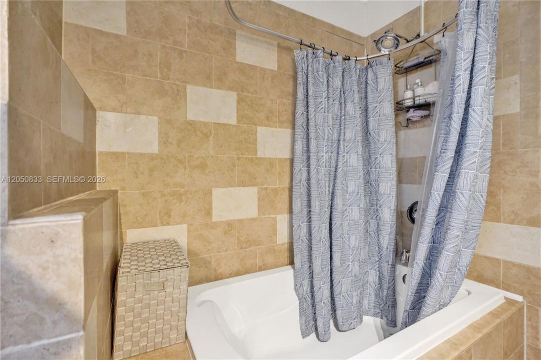 For Sale: $775,000 (3 beds, 3 baths, 1500 Square Feet)
