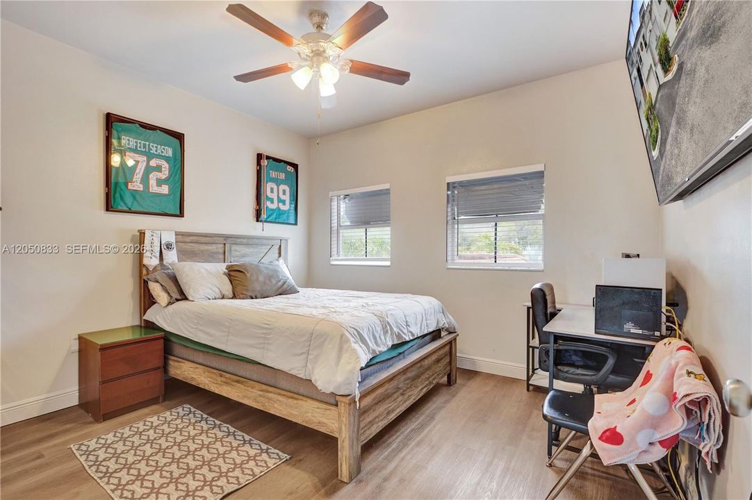 For Sale: $775,000 (3 beds, 3 baths, 1500 Square Feet)