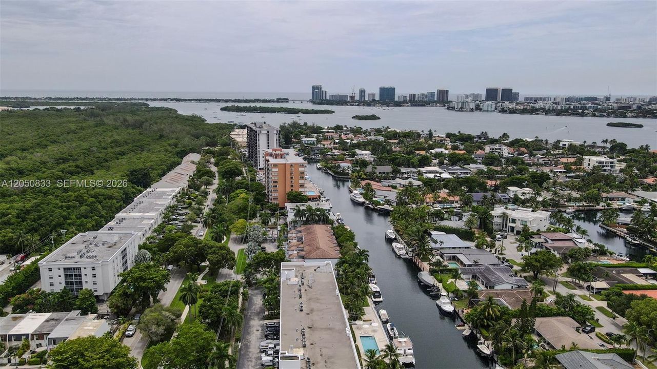 For Sale: $775,000 (3 beds, 3 baths, 1500 Square Feet)