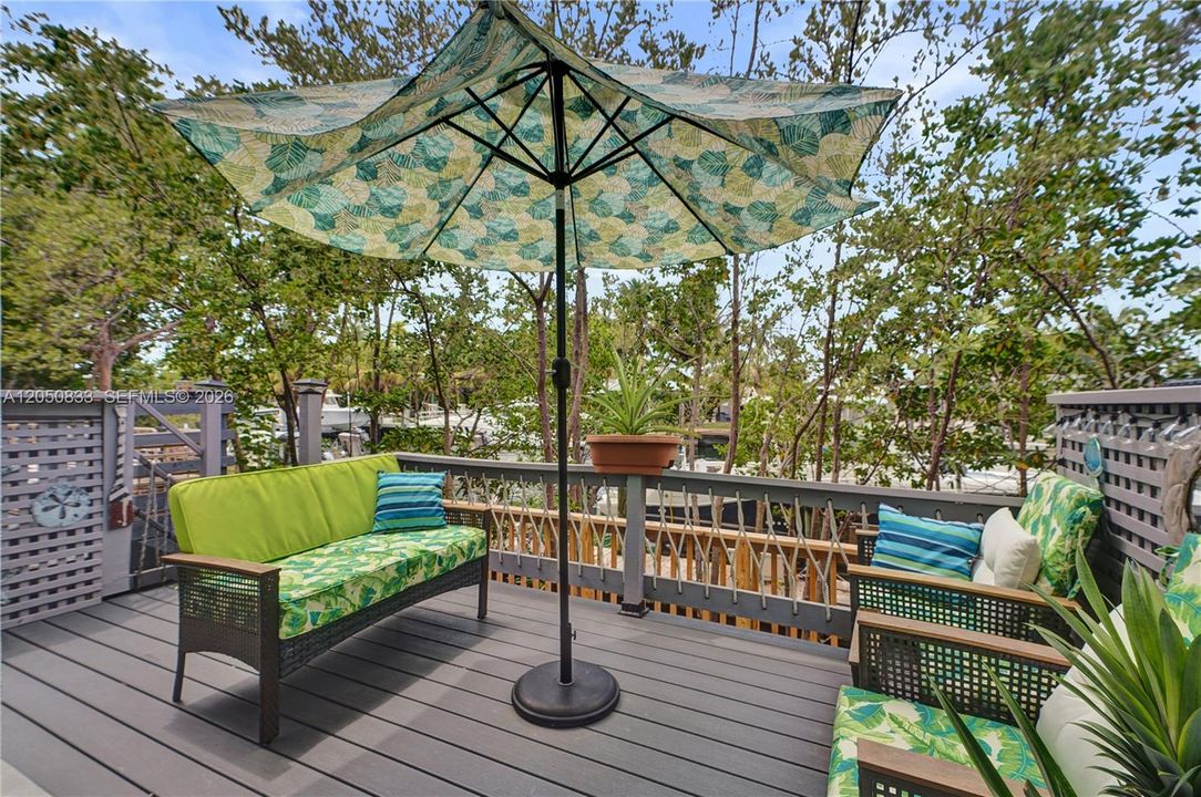 For Sale: $775,000 (3 beds, 3 baths, 1500 Square Feet)