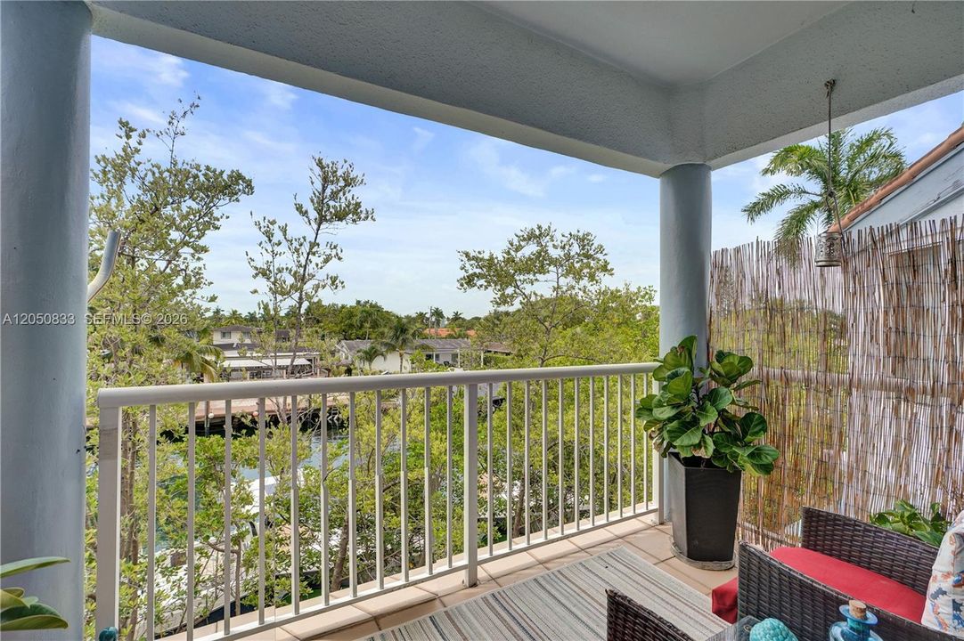 For Sale: $775,000 (3 beds, 3 baths, 1500 Square Feet)