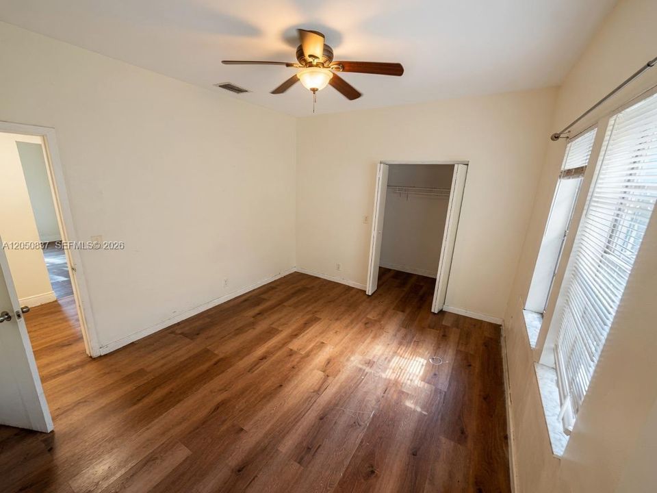 For Rent: $2,149 (4 beds, 2 baths, 2768 Square Feet)