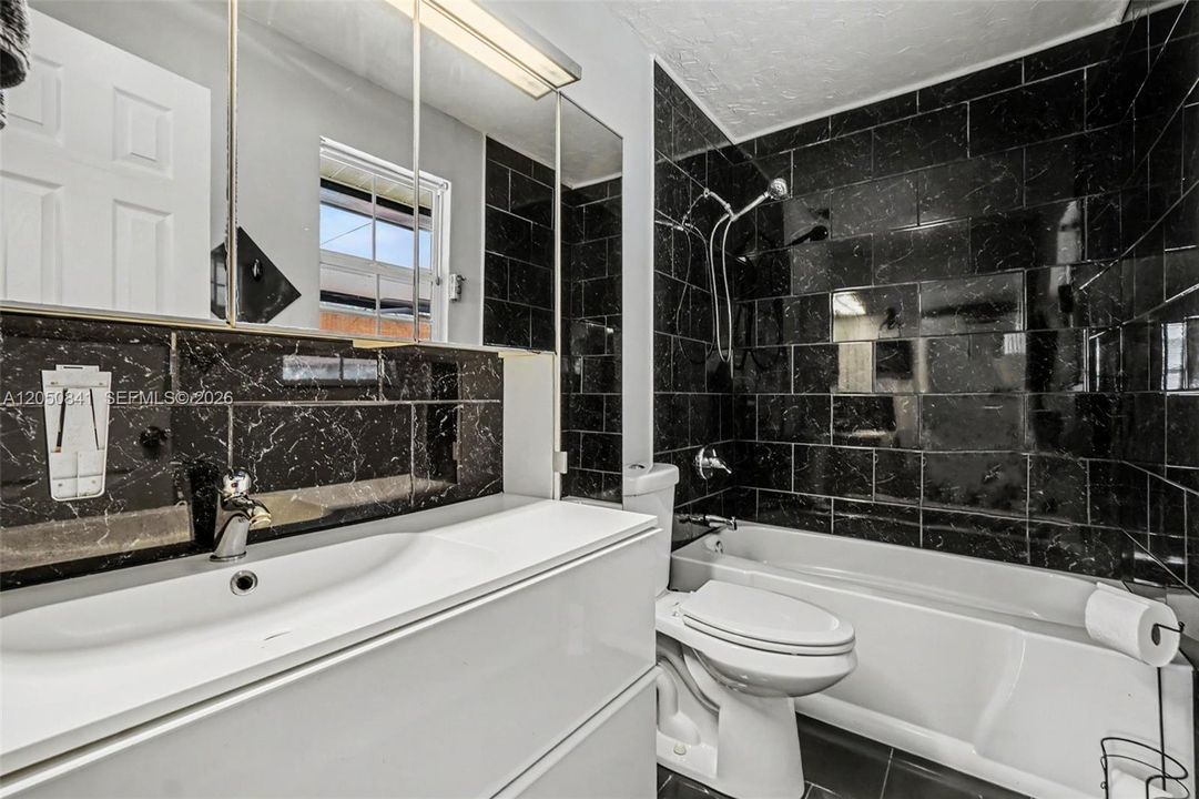 На продажу: $299,000 (3 спален, 2 ванн, 0 Квадратных фут)
