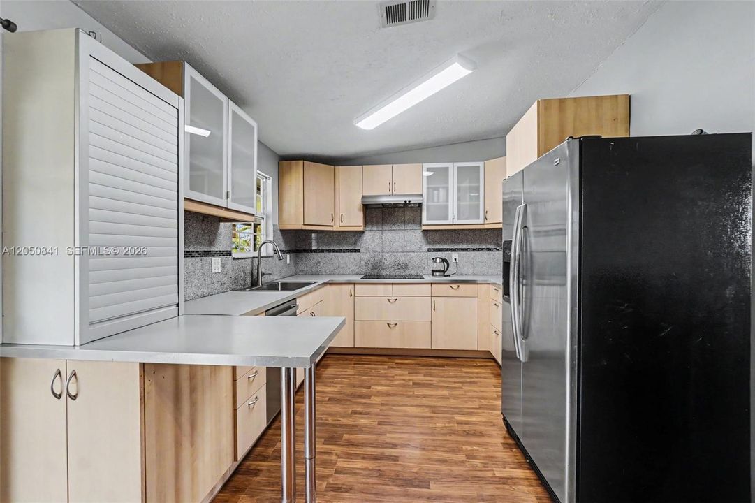На продажу: $299,000 (3 спален, 2 ванн, 0 Квадратных фут)