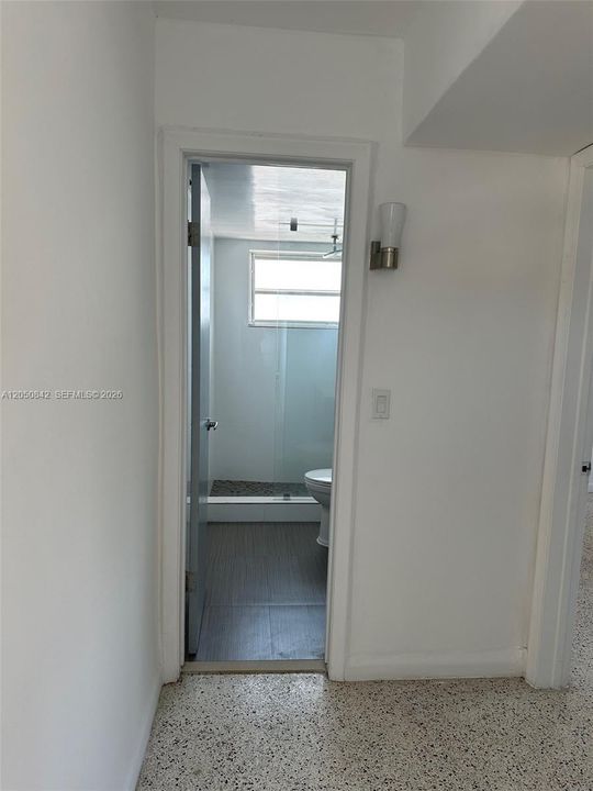 For Sale: $289,000 (2 beds, 1 baths, 750 Square Feet)
