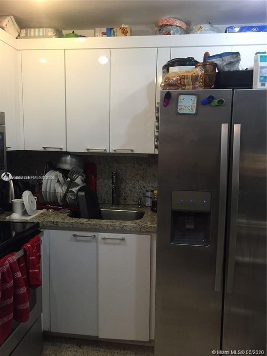 For Sale: $289,000 (2 beds, 1 baths, 750 Square Feet)