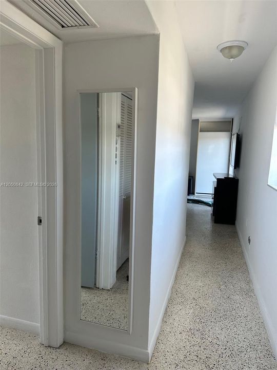 For Sale: $289,000 (2 beds, 1 baths, 750 Square Feet)