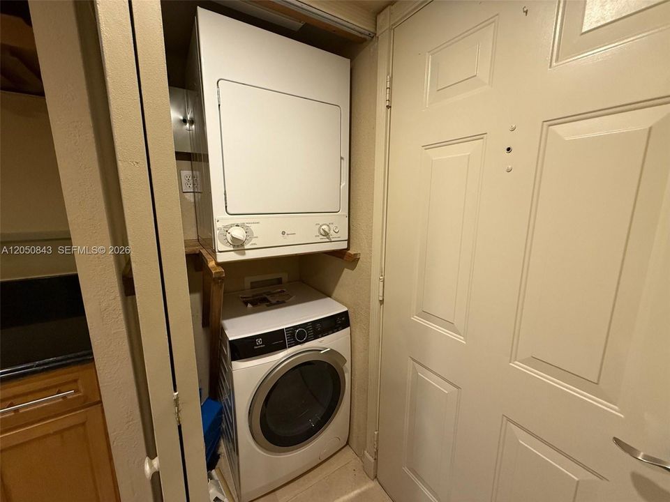 В аренду: $2,100 (1 спален, 1 ванн, 670 Квадратных фут)