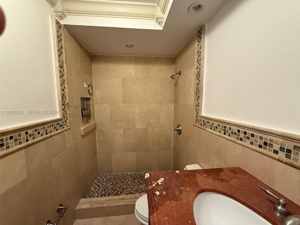 В аренду: $2,100 (1 спален, 1 ванн, 670 Квадратных фут)