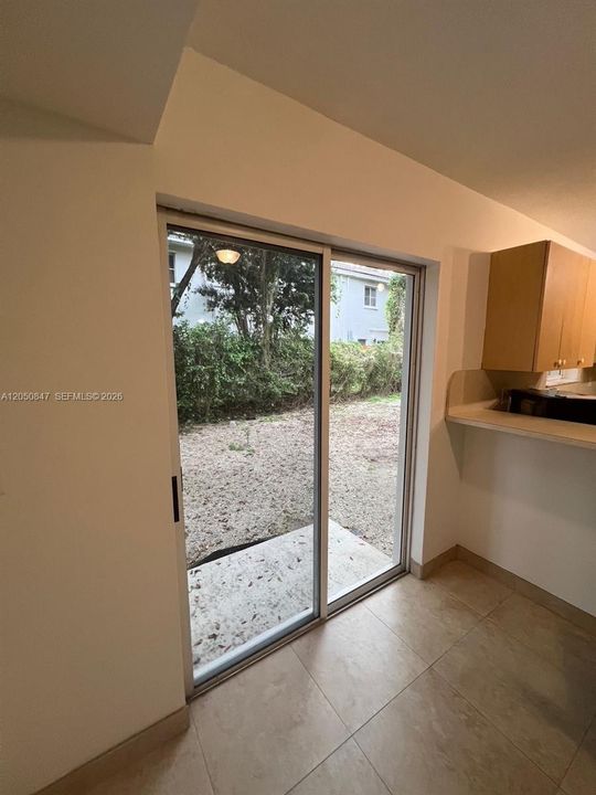 For Sale: $220,000 (3 beds, 2 baths, 1099 Square Feet)