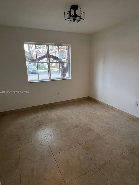 For Sale: $220,000 (3 beds, 2 baths, 1099 Square Feet)