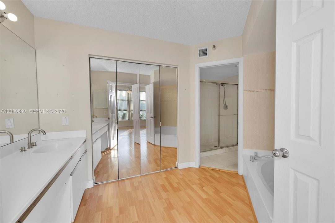 В аренду: $3,400 (2 спален, 2 ванн, 1447 Квадратных фут)