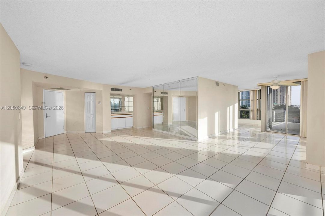 В аренду: $3,400 (2 спален, 2 ванн, 1447 Квадратных фут)