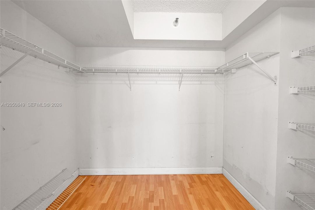 В аренду: $3,400 (2 спален, 2 ванн, 1447 Квадратных фут)