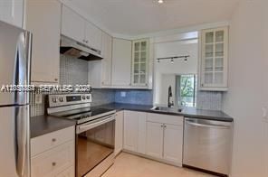 For Rent: $2,400 (2 beds, 2 baths, 1099 Square Feet)
