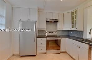For Rent: $2,400 (2 beds, 2 baths, 1099 Square Feet)