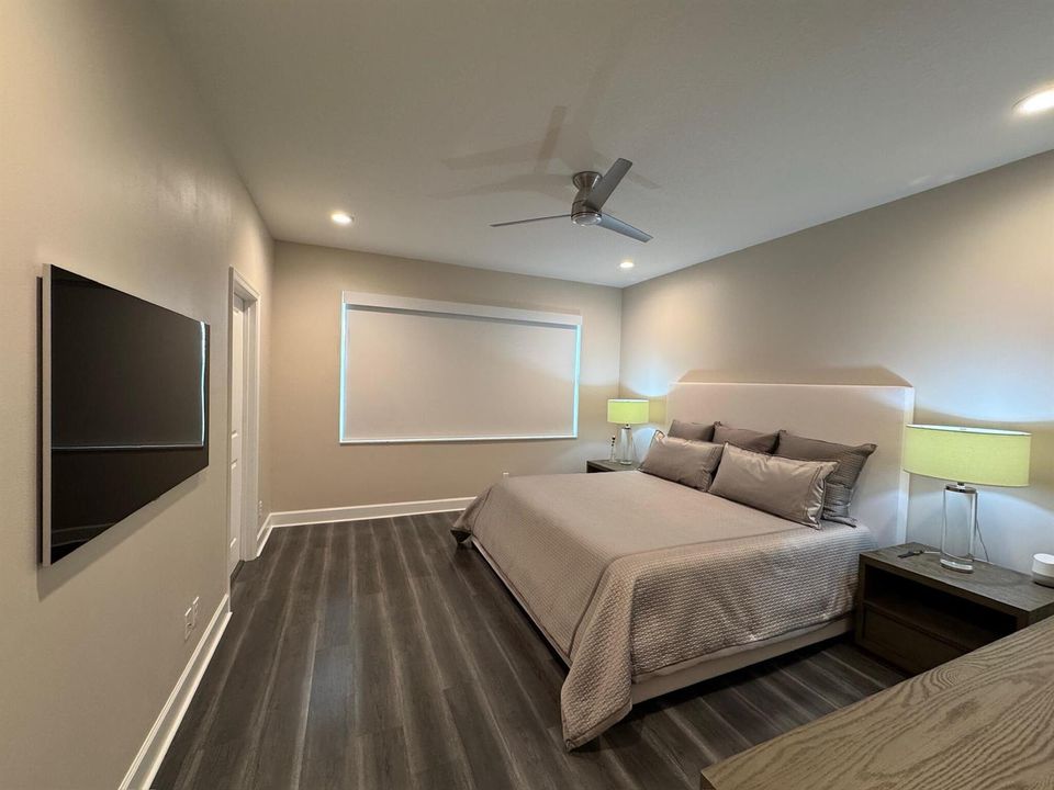 MAIN BEDROOM