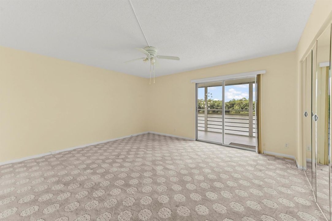 10 Bedroom 01
