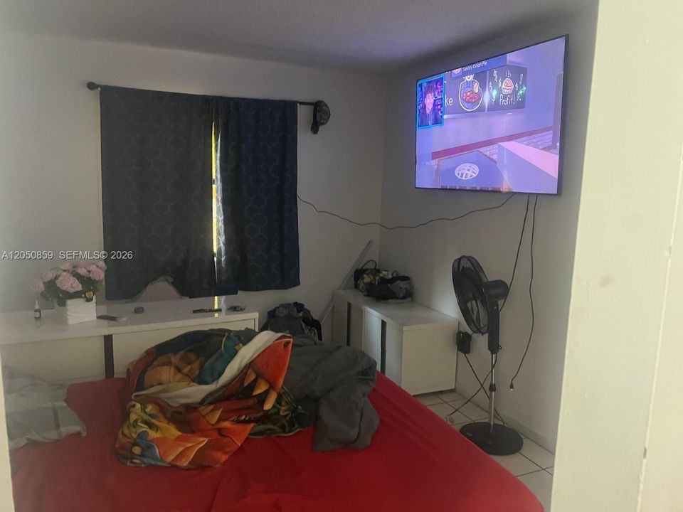 For Rent: $2,500 (3 beds, 2 baths, 1015 Square Feet)