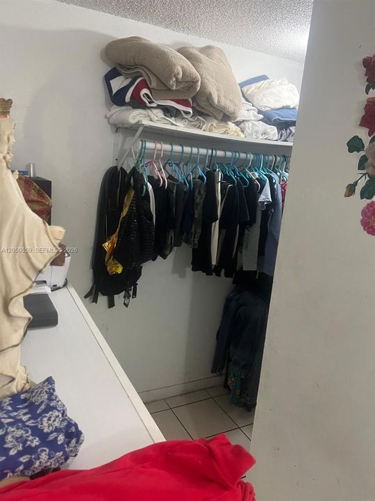 For Rent: $2,500 (3 beds, 2 baths, 1015 Square Feet)