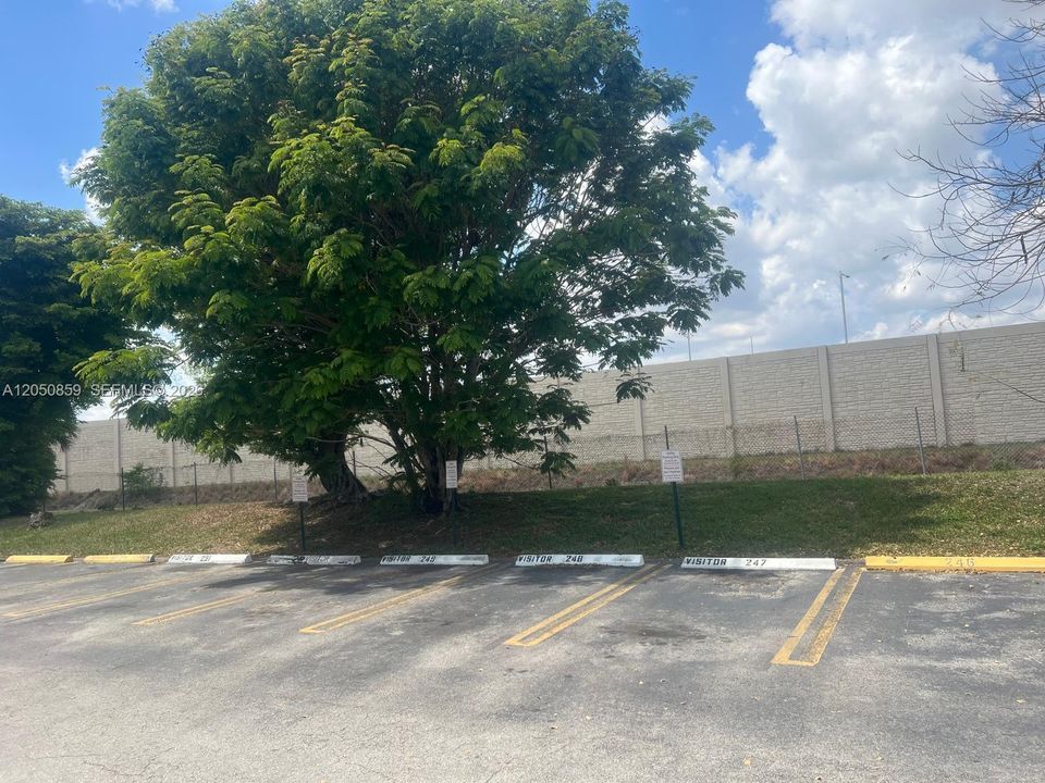 For Rent: $2,500 (3 beds, 2 baths, 1015 Square Feet)