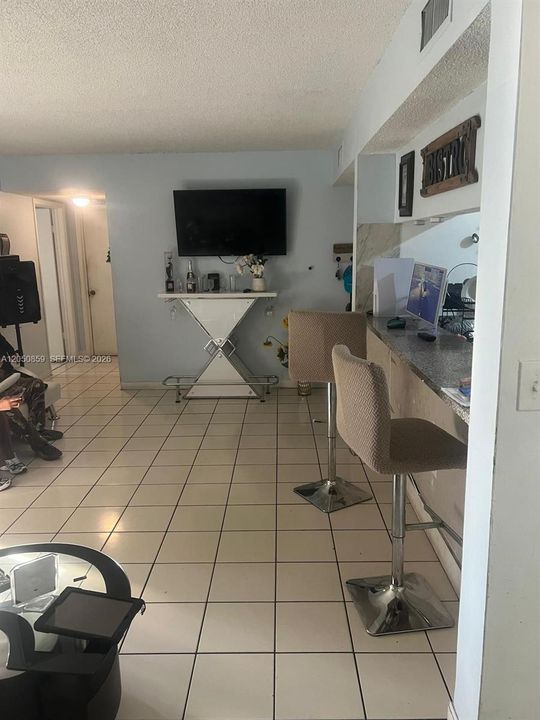 For Rent: $2,500 (3 beds, 2 baths, 1015 Square Feet)