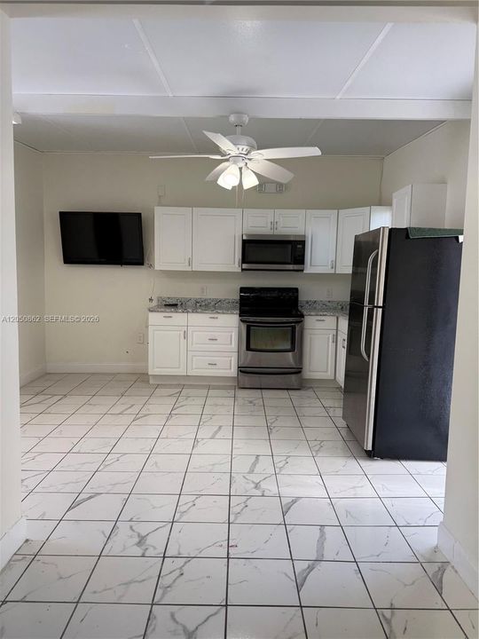 For Rent: $1,800 (1 beds, 1 baths, 2040 Square Feet)