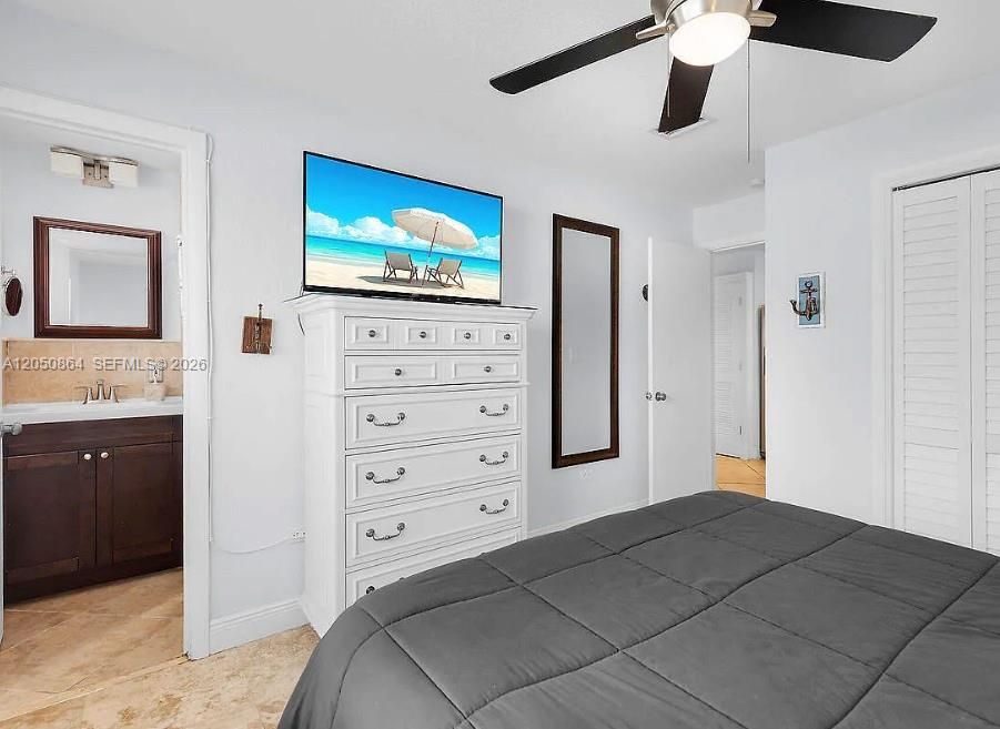 For Sale: $750,000 (2 beds, 2 baths, 945 Square Feet)