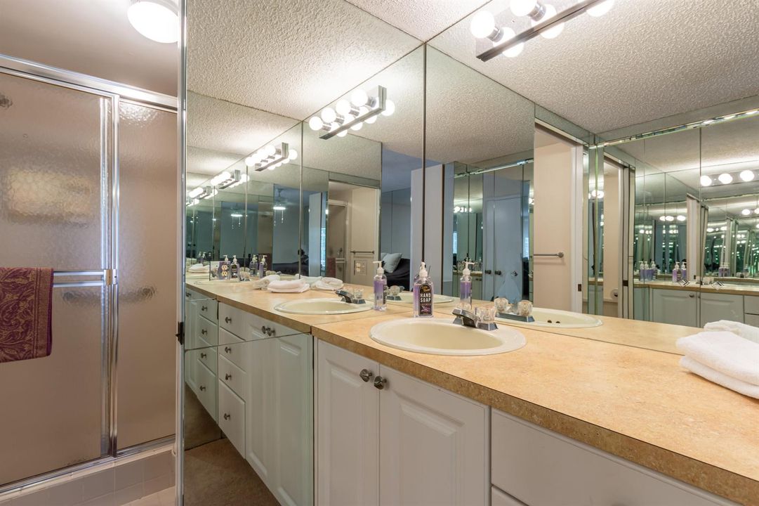9185 Flynn Circle-17