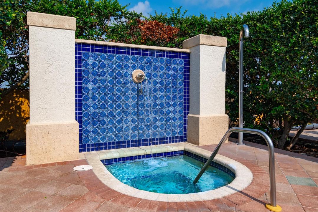 Original Rooftop Hottub
