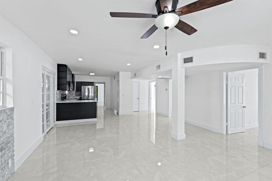 48-web-or-mls-A7403785