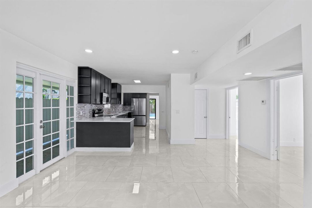 45-web-or-mls-A7403794