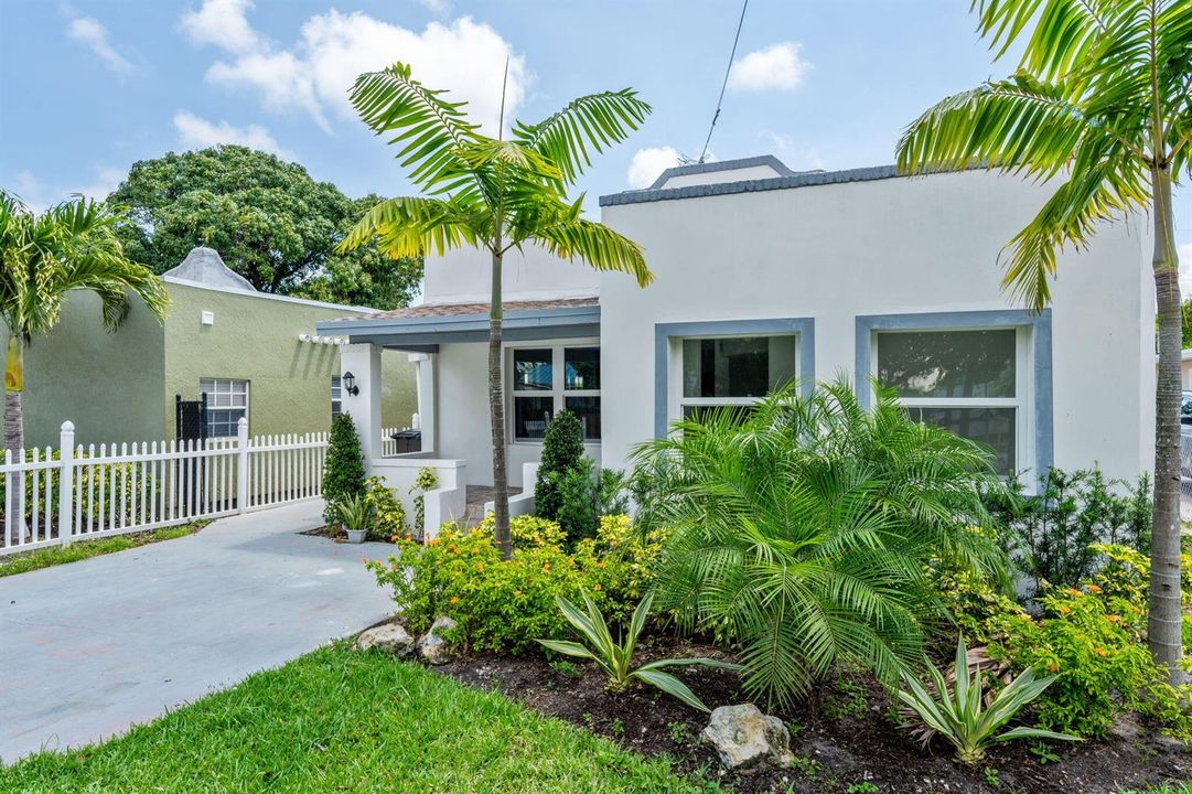 18-web-or-mls-A7404802