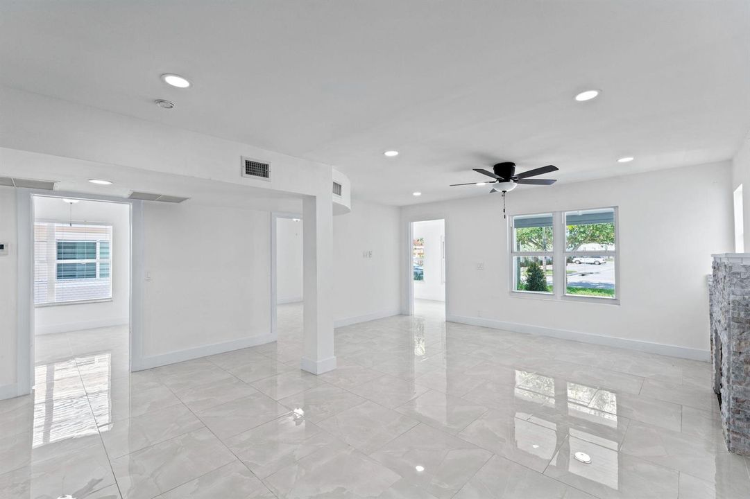 51-web-or-mls-A7403773