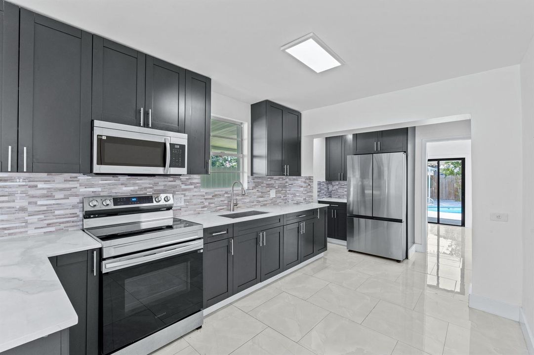 43-web-or-mls-A7403800