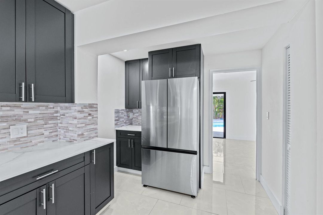 42-web-or-mls-A7403803