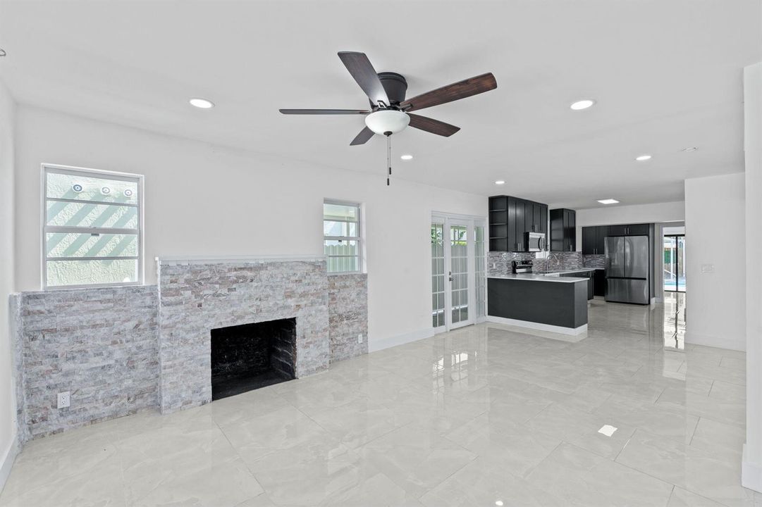 49-web-or-mls-A7403782