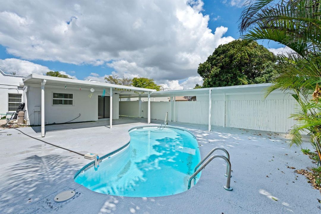 25-web-or-mls-A7403862